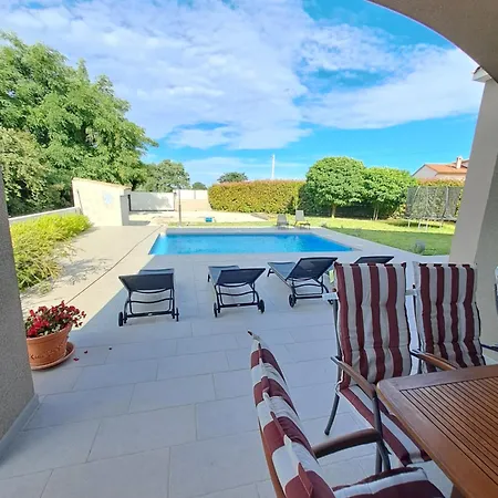 Dorina Apartmán Marčana