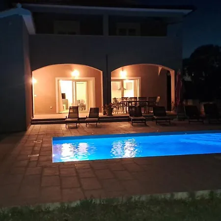 Dorina Apartment *